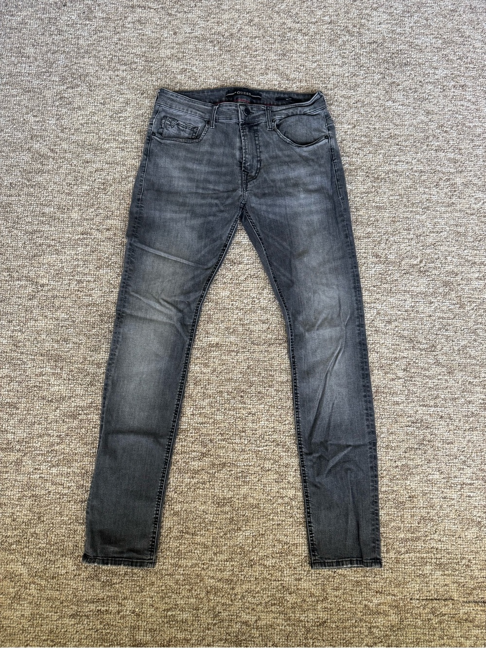 31X32 Guess Men's Skinny Jeans in Washed Black